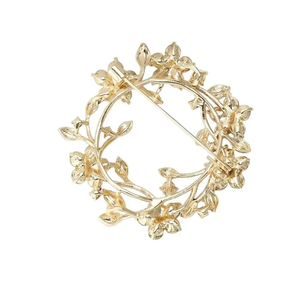 FLORAL SILVER WREATH BROOCH‎